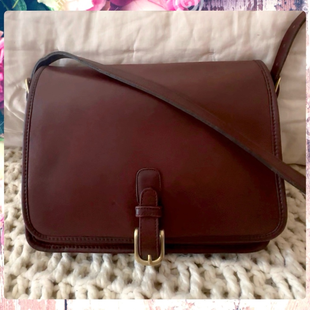 VINTAGE COACH MAHOGANY SADDLE POUCH BAG 
Style 9585